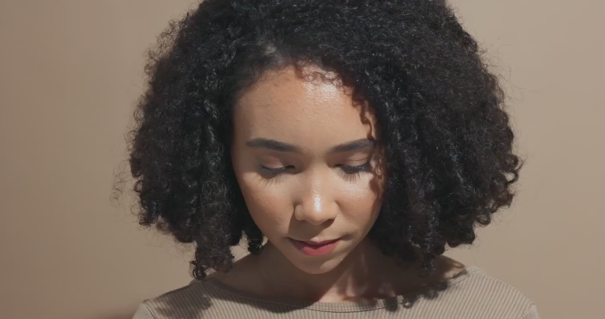 Load video: Lavonder Eyelash &amp; Eyebrow Serum Results